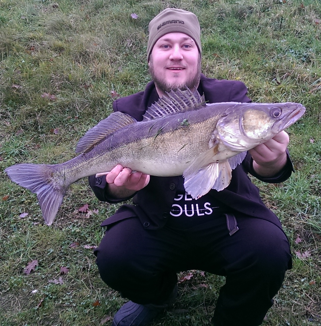 Dieser Zander biss auf einen Spinner