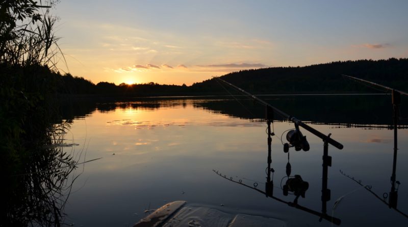 Sonnenuntergang beim Karpfenangeln